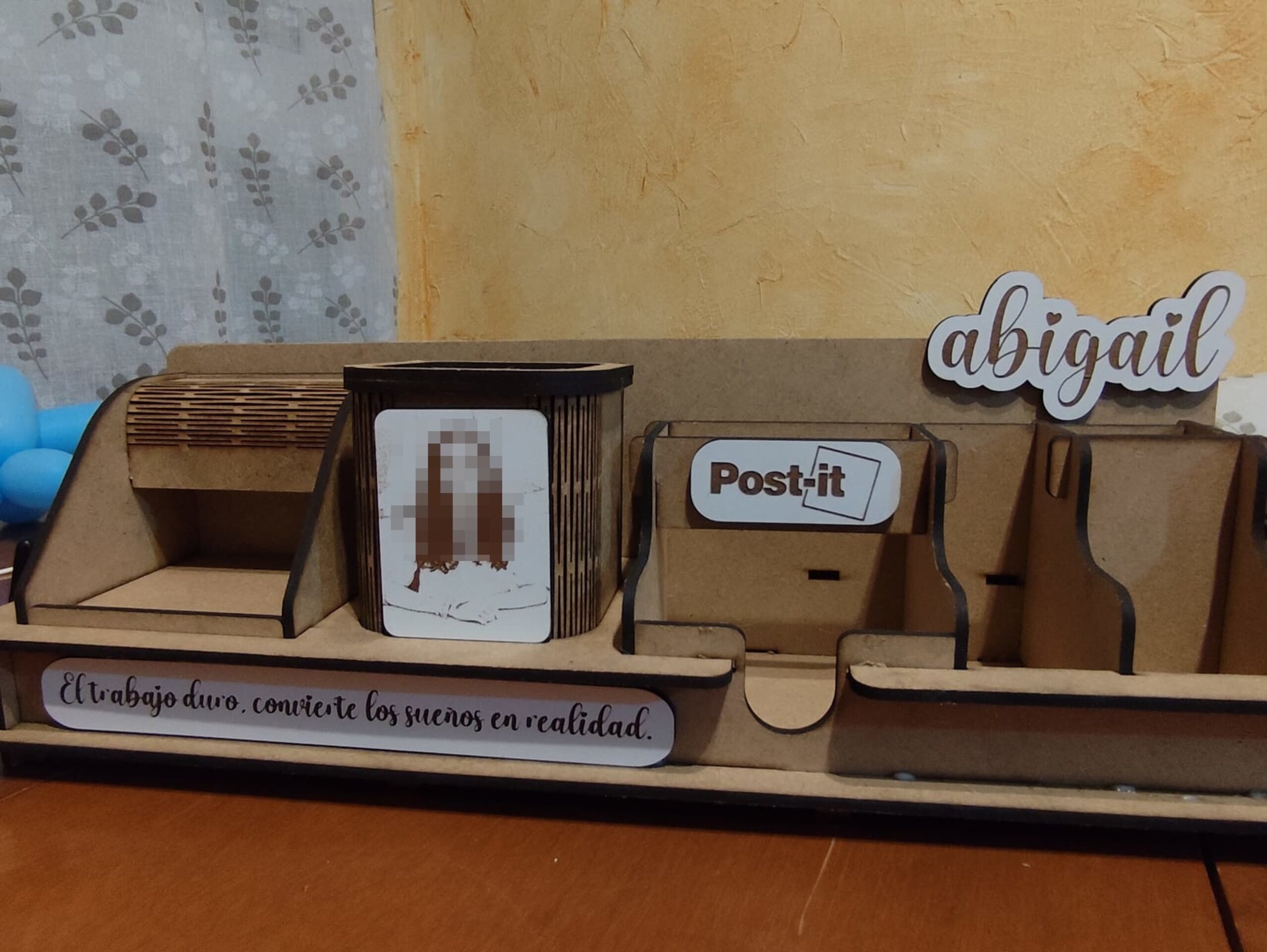 Organizador de Escritorio de Madera Personalizado - 2