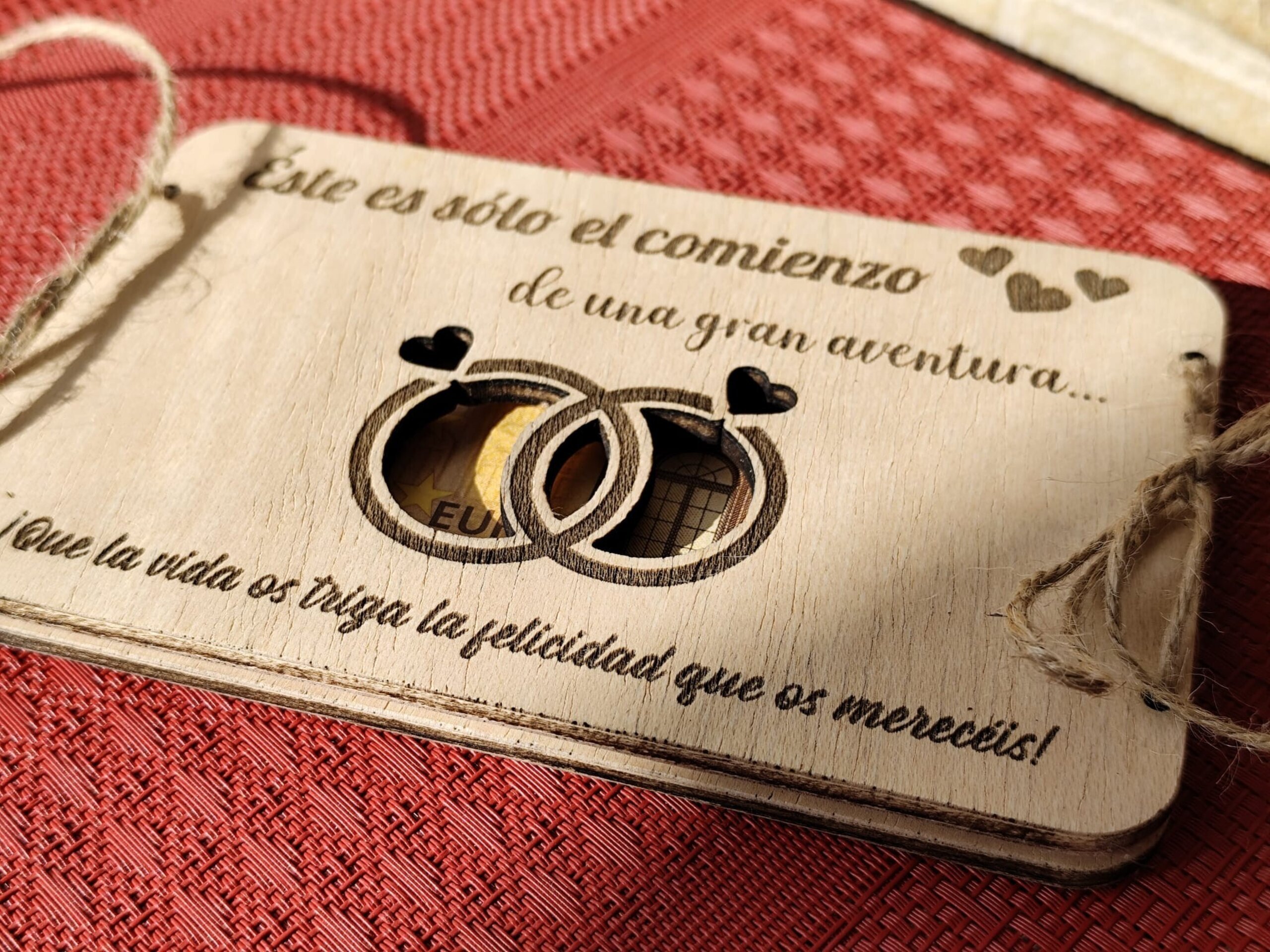 Sobre de madera personalizado para regalo de boda - 3
