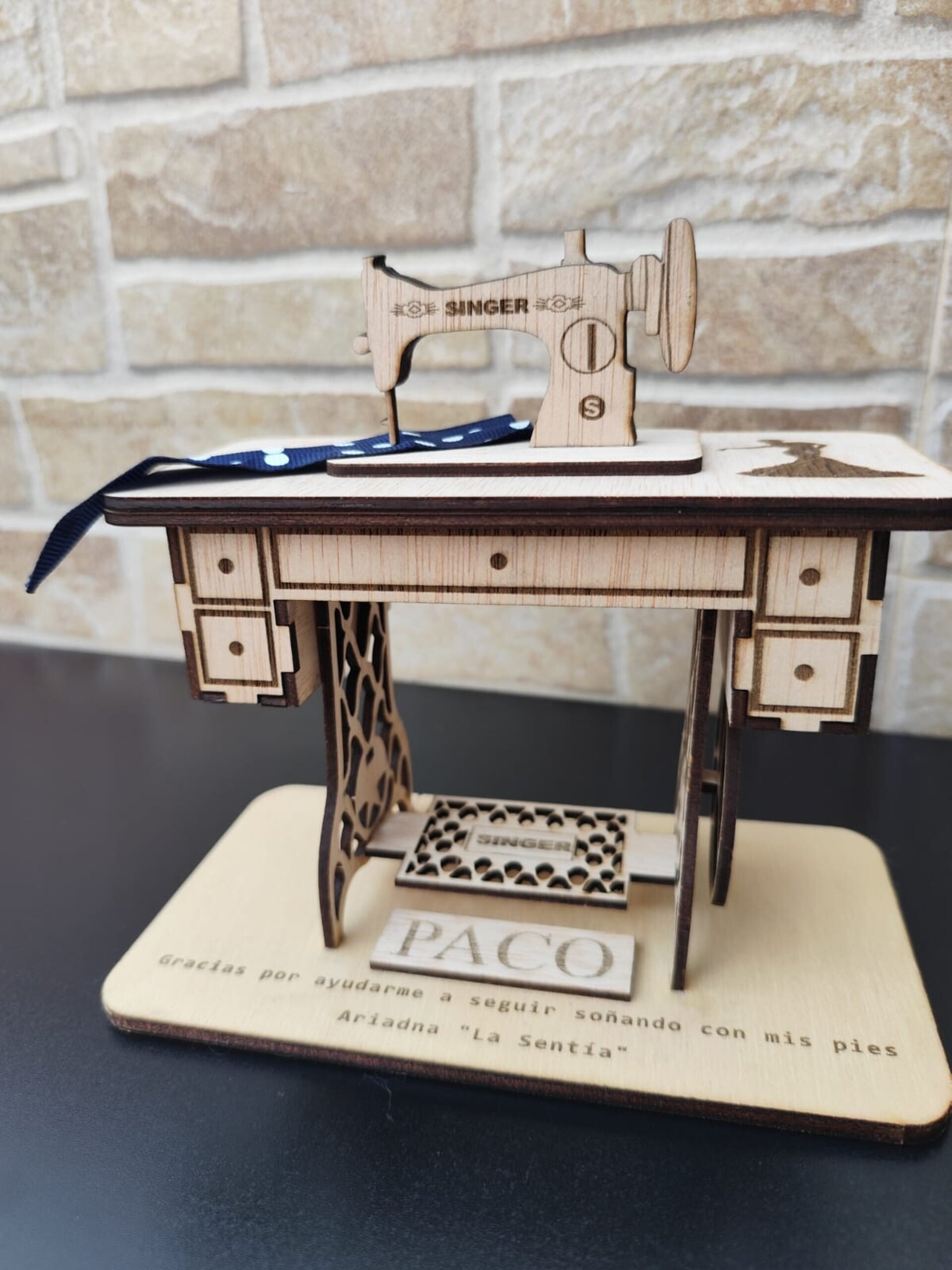 Máquina de Coser en Madera Personalizada - 4