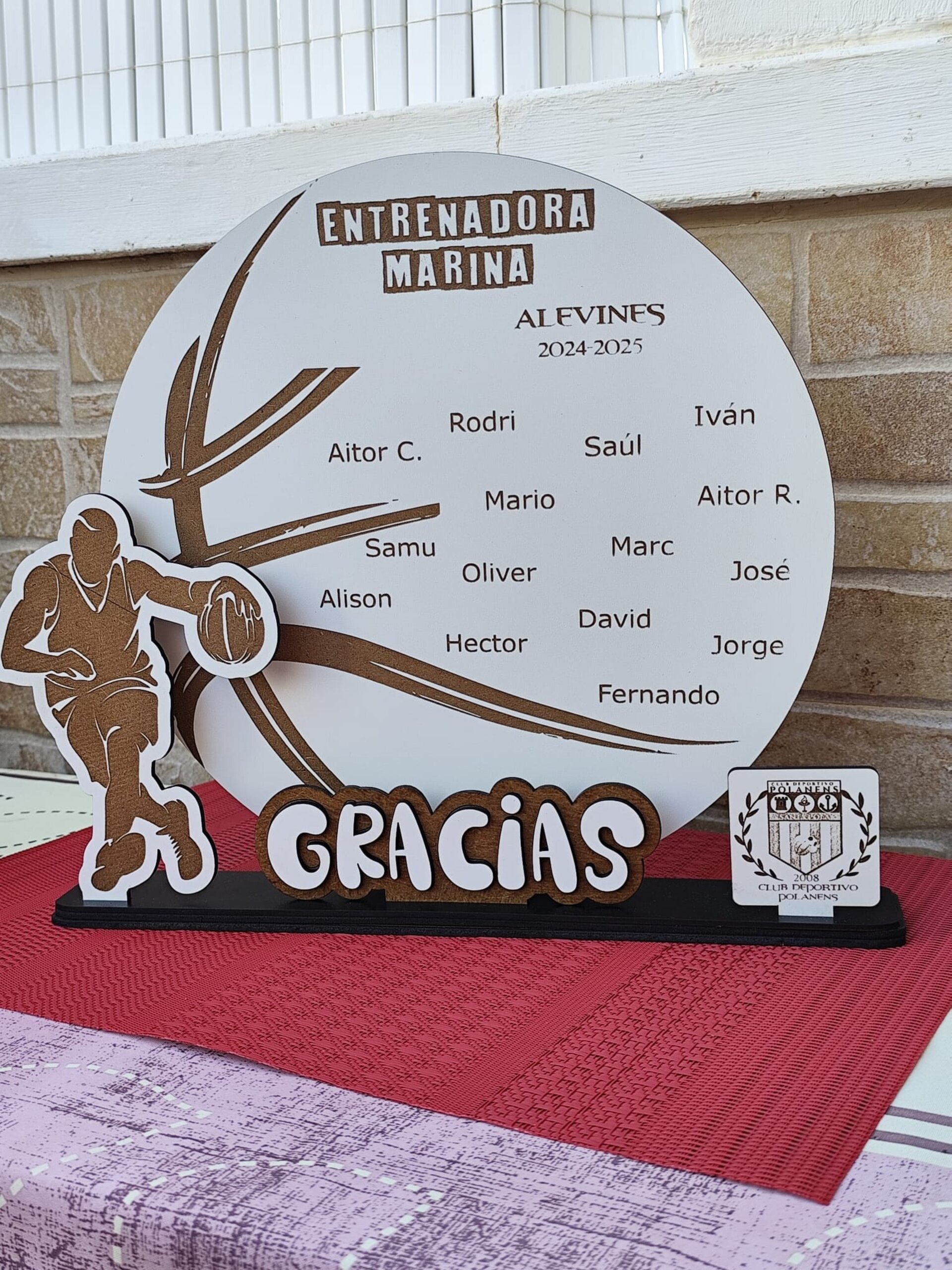 Detalle personalizado para entrenador de equipo deportivo en madera - 2