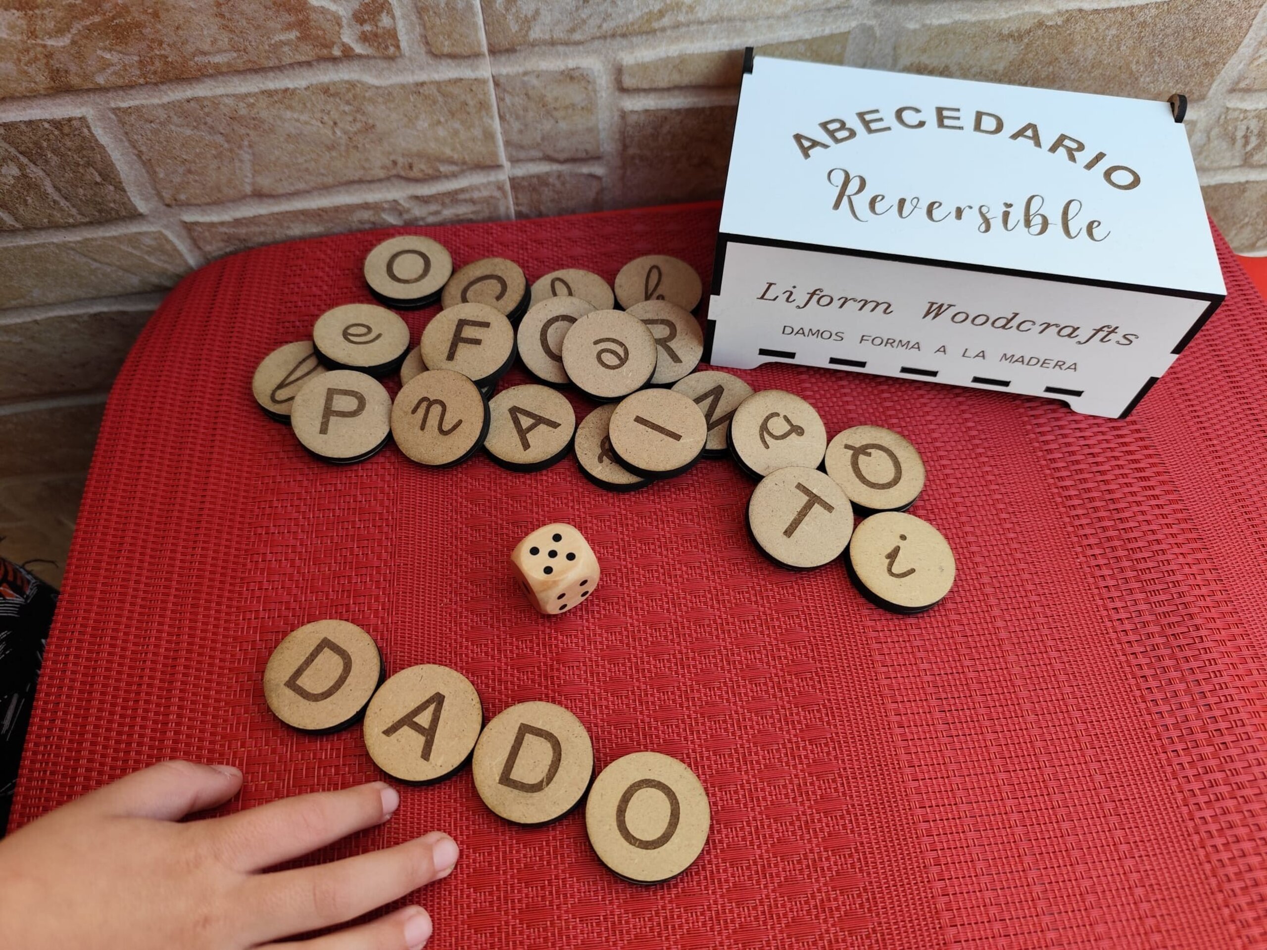 Abecedario reversible Montessori en madera con fichas - 5