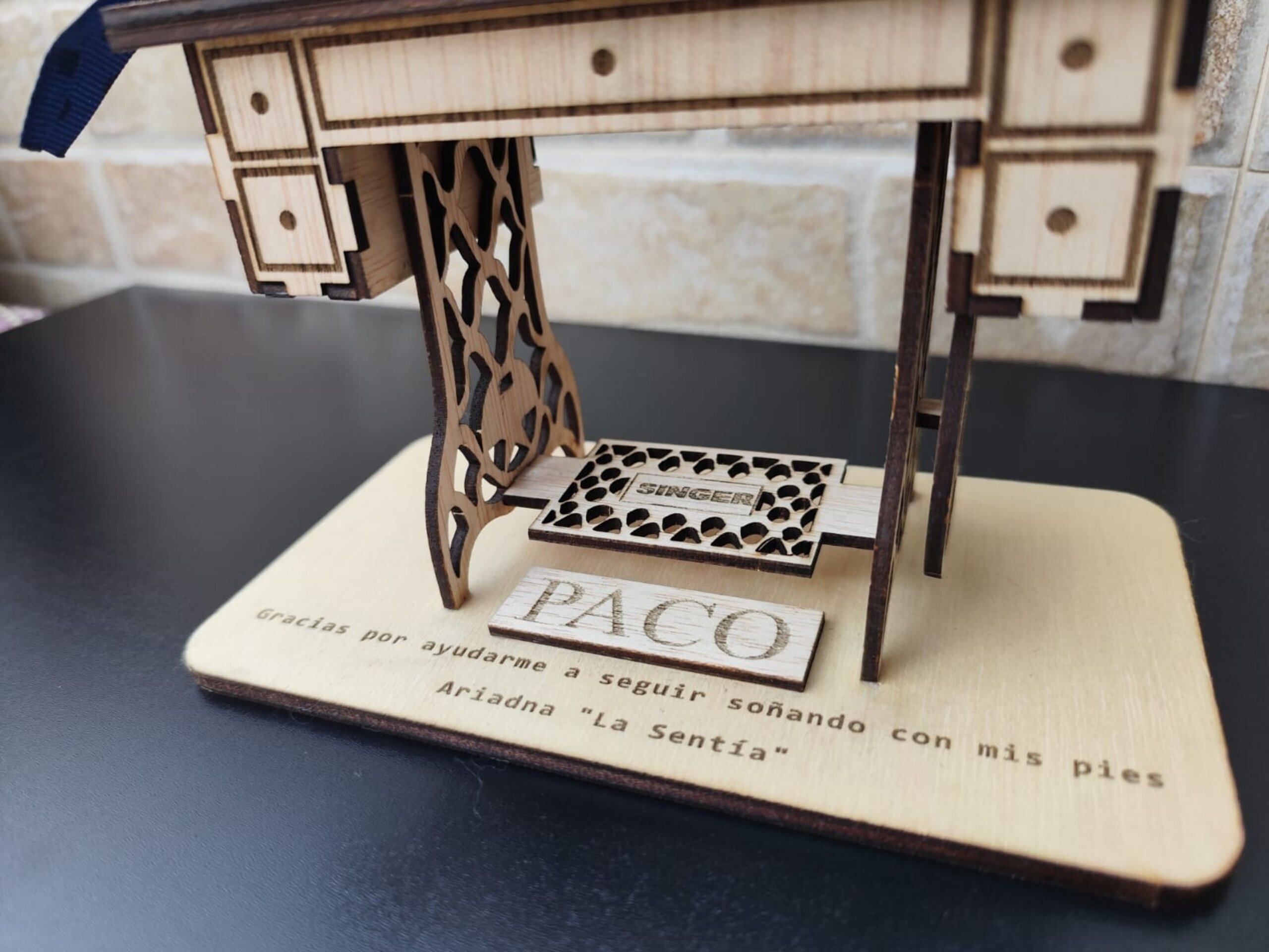 Máquina de Coser en Madera Personalizada - 2