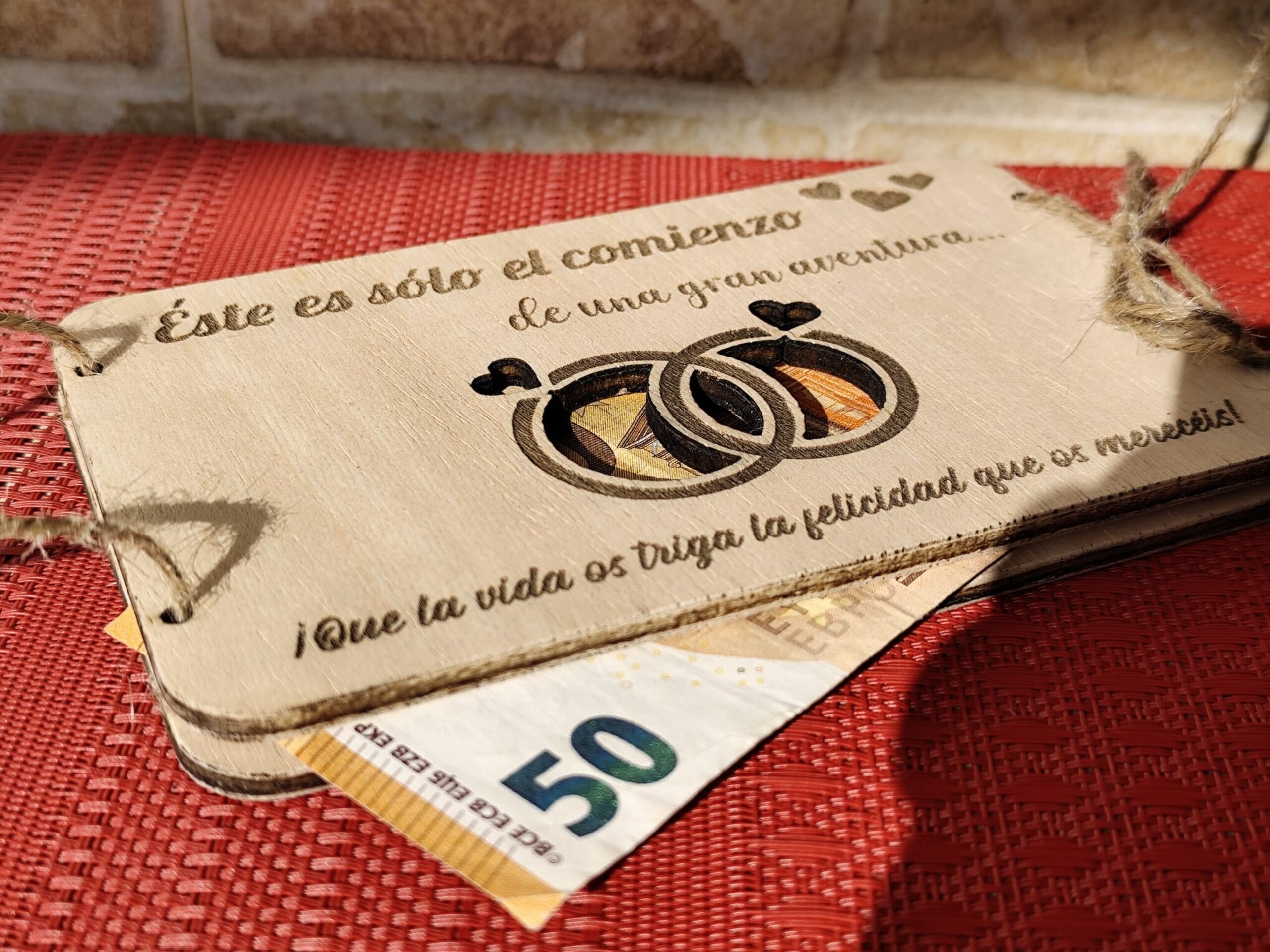 Sobre de madera personalizado para regalo de boda - 4